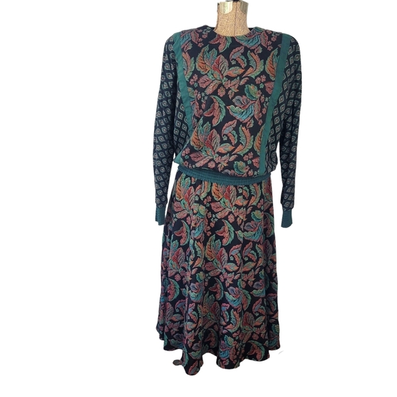 Vintage 80s 3 piece skirt suit with botanical tapestry print - Picture 6 of 16